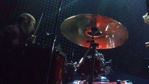 Джазовый барабанщик Акрам