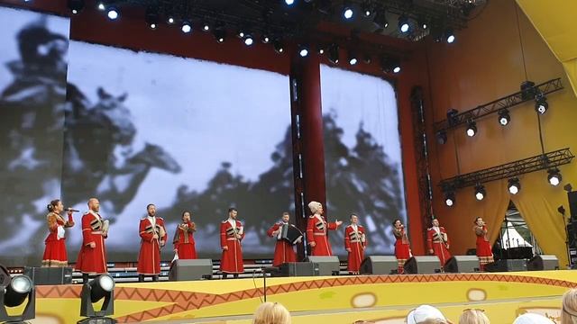 Московский казачий хор 'Любо мне, когда Дон разливается' 27.08.2022 г. на фестивале 'Русское поле'
