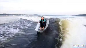 ВЕЙКСЕРФ ТРЮК: SITTING SURFER. КАК СЕТЬ НА ДОСКУ НА ВЕЙКСЕРФЕ?