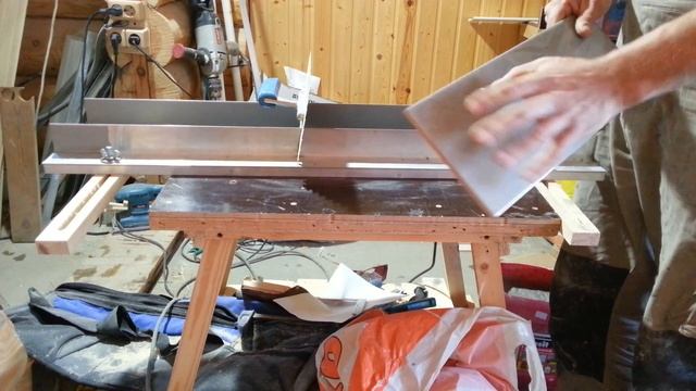 Шаблон для нанесения плиточного клея на плитку. смотреть онлайн