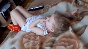 Сестра танцует лёжа