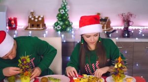 ЕЛКА ИЗ ЕДЫ! Повторяем рецепт из интернета! У кого красивее челлендж! ? Эльфинка