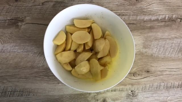 КАК ПРИГОТОВИТЬ КУРИЦУ ЦЕЛИКОМ С КАРТОШКОЙ В ДУХОВКЕ В РУКАВЕ? Сочная, вкусная, в сметане, на ужин смотреть онлайн