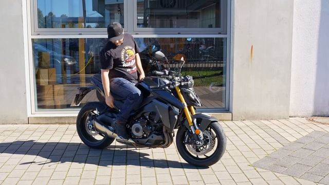 Suzuki GSX-S 1000 Test - Come on Suzuki... смотреть онлайн
