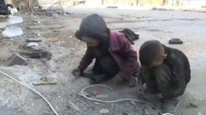 СМОТРИТЕ КАК ДЕТИ ЖИВУТ В СИРИЮ