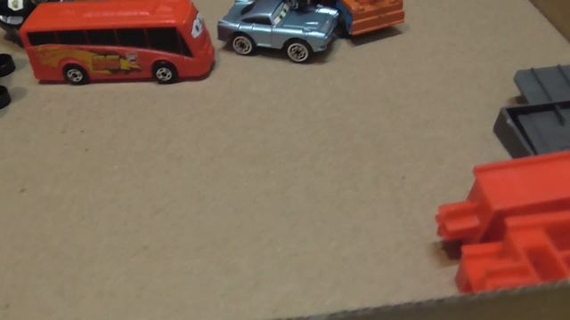 Открываем парковку с Тачками! Видео для детей! Видео про машинки! Молния Маквин! смотреть онлайн