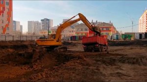Роем котлован гусеничным экскаватором