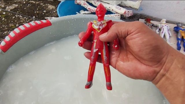 Membersihkan mainan ultraman tiga ginga king blue orb zero trigger dan pedang kamen rider смотреть онлайн