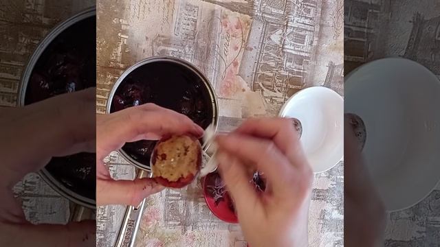 Покраска пасхальных яиц луковой шелухой и поталью, имитация фрески.