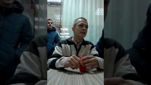Мальчики походят на качков текст. Офник заступился за девушку - youtube.