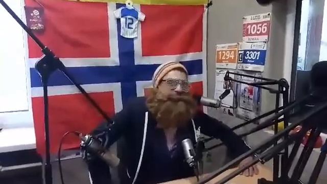 Дед мороз на корпоратив смотреть онлайн