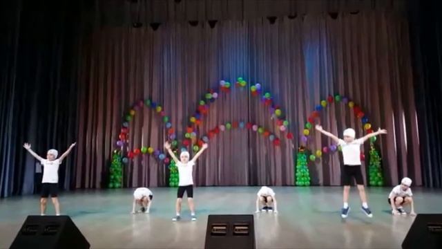 спортивный танец Новогодний серпантин