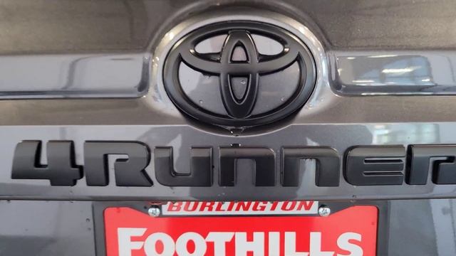 2023 Toyota 4Runner SR5 in Magnetic Grey Metallic смотреть онлайн