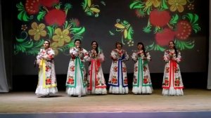 Народный коллектив ансамбль русской песни «Раздолье» песня «По воду»