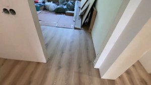 Укладка кварцвинила единым контуром на Комсомольской 43