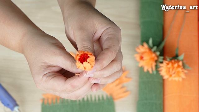 Осенние цветы из гофрированной бумаги/DIY
