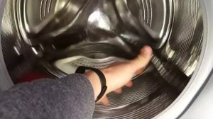Experiment - Tomato Balloon - in a Washing Machine