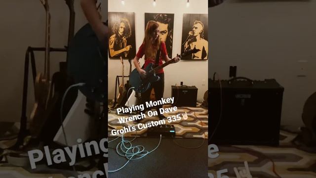 Playing Monkey Wrench on Dave Grohl’s Guitar смотреть онлайн