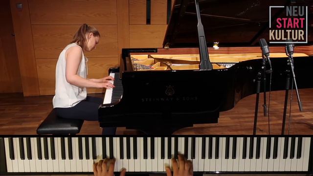 Au Clair de la Lune by Jean-Baptiste Lully - Magdalena Haubs смотреть онлайн