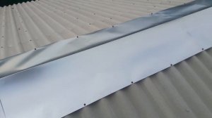 конёк на разноскатной крыше.