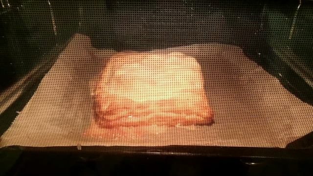 Пирог из слоёного теста с клубникой и творогом! смотреть онлайн