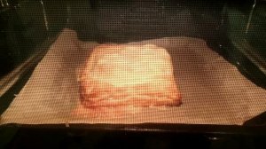 Пирог из слоёного теста с клубникой и творогом!