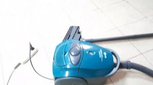 Пылесос LG 1300W цена 2500р