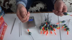 Самодельные поплавки для течения из сердцевины репья, делаю и крашу по-новому.