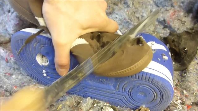 Nike Airforce one vs. Adidas Samba смотреть онлайн