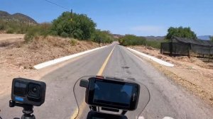 “People with guns are blocking the road”. MEXICO  S6-E83