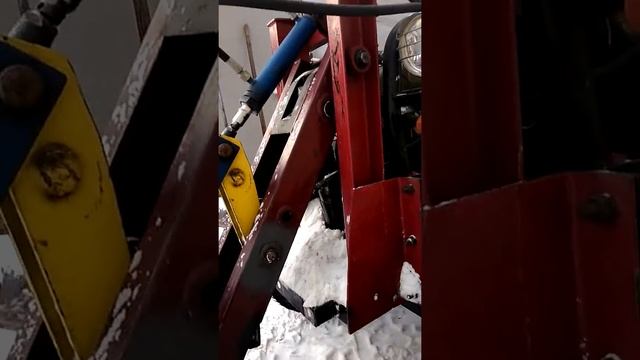 Самодельный Минитрактор с двигателем УД 2 и сцеплением на ремнях , устройство . смотреть онлайн