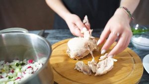 ОКРОШКА С КУРИЦЕЙ. ГОТОВИМ НА АЙРАНЕ.