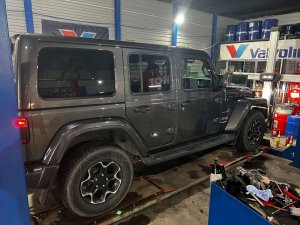 Полная аппаратная замена масла в АКПП Jeep Wrangler JL Mopar 850re / ZF 8hp50