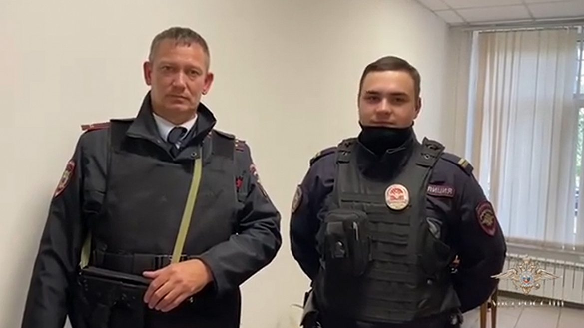 Владимир Колокольцев принял решение о награждении полицейских за спасение годовалой девочки