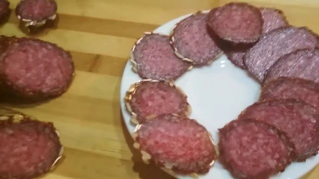 Салями с сушеными помидорами смотреть онлайн