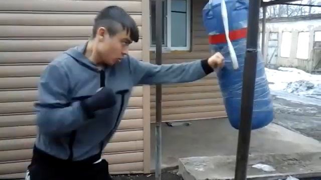 бокс в турнике смотреть онлайн