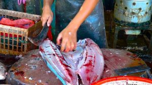 AMAZING BIG MILKFISH CUTTING SKILLS IN FISH MARKET || PERFECT FISG CUTTING