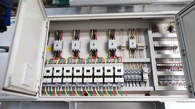 Low temperature screw parallel compressor unit смотреть онлайн