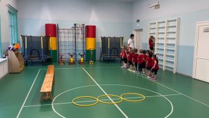 Занятие по физической культуре в средней группе «Мы туристы"