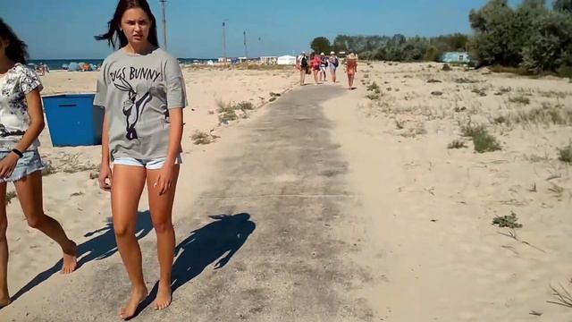 Лазурное. Пляж базы отдыха Черномор.