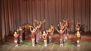 танец "Уно Моменто"