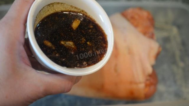Свиная рулька в рукаве запеченная в духовке