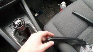 Golf 5 - Сломался стеклоочиститель, Задний дворник.