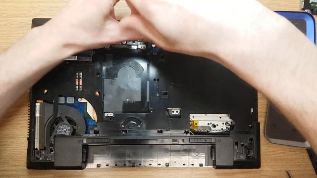 How to disassemble Samsung NP300v5a laptop thermal grease replacement and cooling system cleaning смотреть онлайн