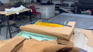 Перешив сидений, перетяжка салона качественной кожей для самолёта