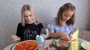 ПИЦЦА ЧЕЛЛЕНДЖ!!! Pizza Challenge!!! Пицца с маршмеллоу, нутеллой и прочей вкуснятиной!!!