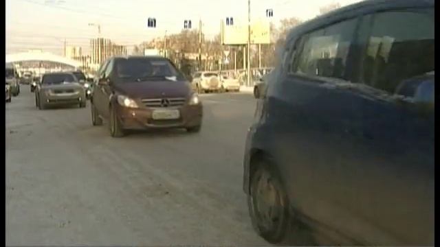 Неправильные светофоры и рекламные щиты вместо дорожных знаков. Как сделать дороги безопаснее? смотреть онлайн