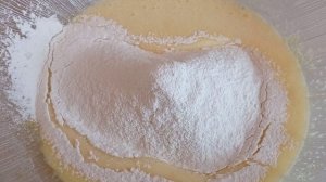 Бисквитный пирог с черникой. Просто и вкусно!