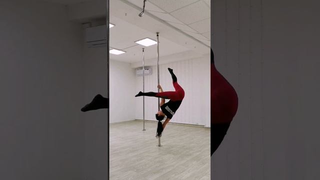 Импровиз. облеты на статичном пилоне. Pole-dance. #poledance #polesport #short