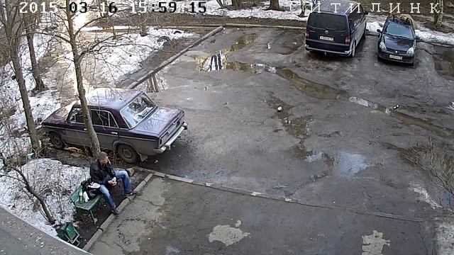 Жесткие разборки у подъезда